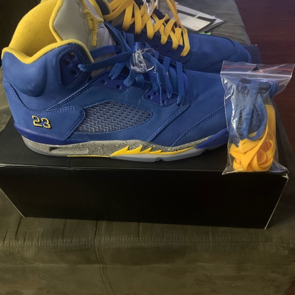 JORDAN 5 LANEY SZ 11 Deadstock - Picture 3 of 7